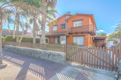 Casa en la Península 6 dormitorios y dependencia, piscina y barbacoa