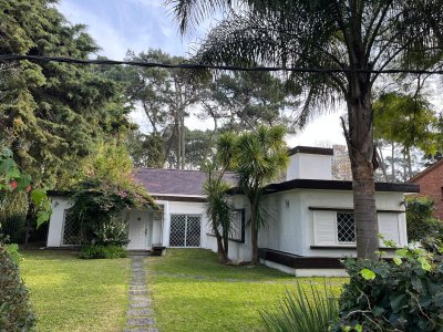 Casa en venta en Cantegril.