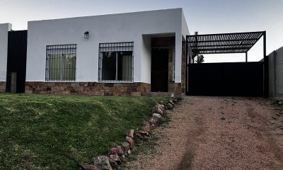Casa en venta a estrenar en Burnett.