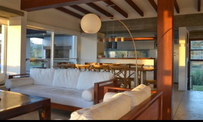 Casa en El Chorro 6 dormitorios con piscina y parrillero