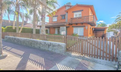 Casa en la Península 6 dormitorios y dependencia, piscina y barbacoa