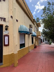 excelente esquina en venta, a tan solo 100 mts del puerto de punta del este - far42179l