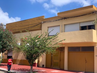 excelente esquina en venta, a tan solo 100 mts del puerto de punta del este - far42179l