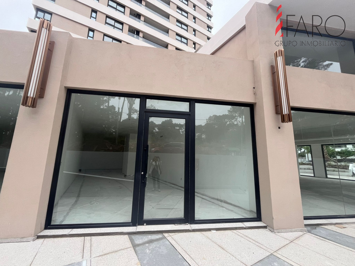 Local comercial en alquiler anual - GoPunta - Portal Inmobiliario de Punta del Este - Maldonado