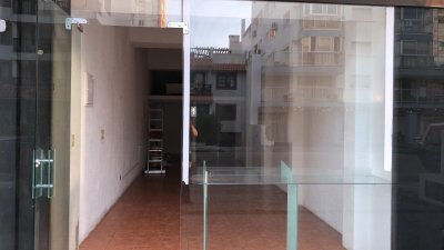 Local en venta sobre calle 24, a una cuadra de la plaza de los artesanos