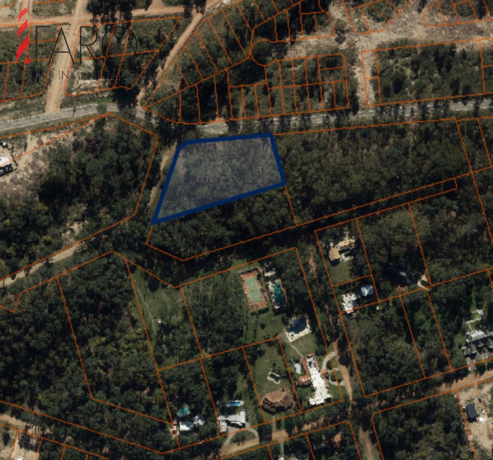 Gran lote en esquina ! - FAR40825T