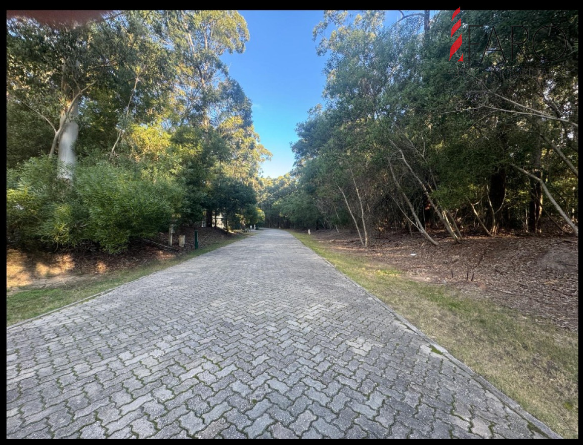 Lote en barrio privado ! 