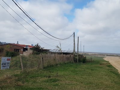 Terreno de 1350 m2 en Venta en Balneario Buenos Aires