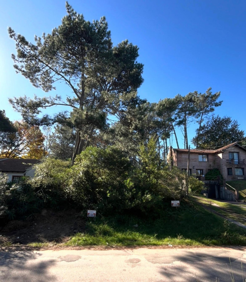Lindo lote en venta en Pinares apto para Propiedad Horizontal
