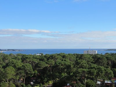 Apartamento en Venta en Roosevelt 2 dormitorios con balcón cerrado y garage - FAR36612A