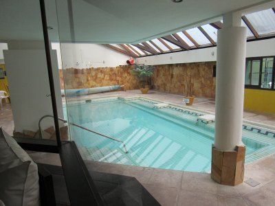 Apartamento en Venta en Roosevelt 2 dormitorios con balcón cerrado y garage - FAR36612A