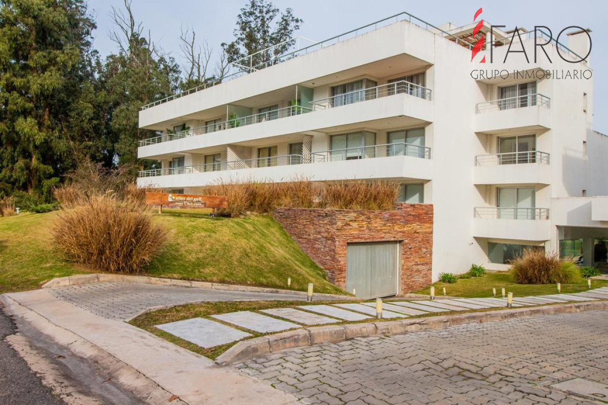 En zona Golf apartamento con gran terraza y parrillero propio - FAR40451A