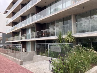 Proyecto en inmejorable ubicacion en la peninsula. 