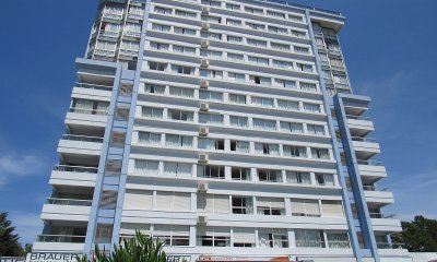 Apartamento en Venta en Roosevelt 2 dormitorios con balcón cerrado y garage