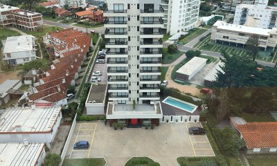 Apartamento en venta en Aidy Grill a metros del mar