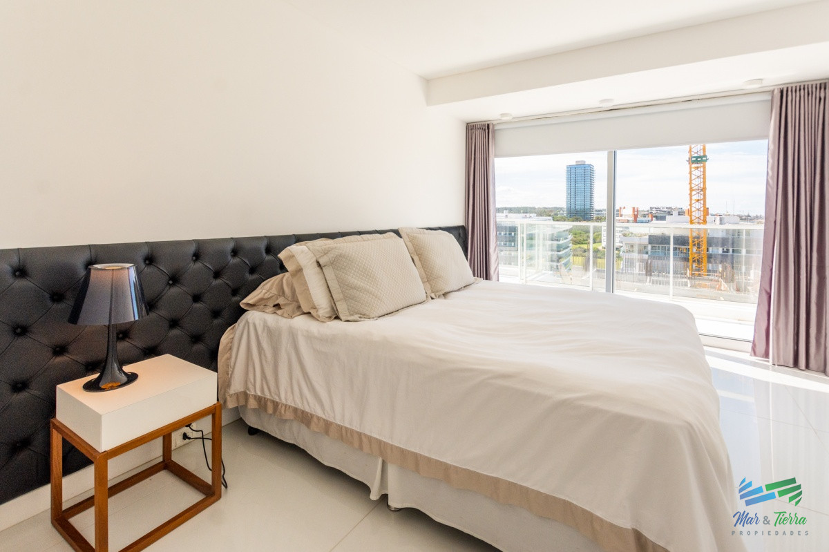 Apartamento ID.5128 - Penthouse duplex 4 dormitorios Playa Brava - Punta del Este