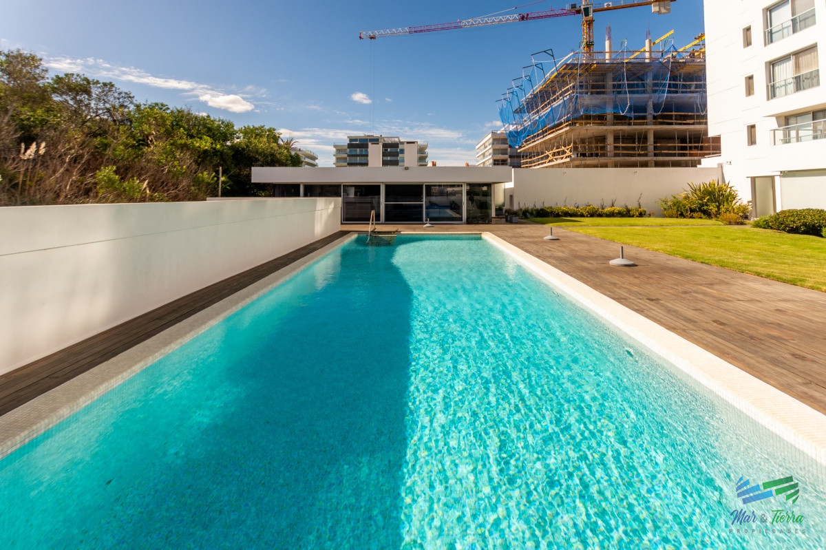 Apartamento ID.5128 - Penthouse duplex 4 dormitorios Playa Brava - Punta del Este