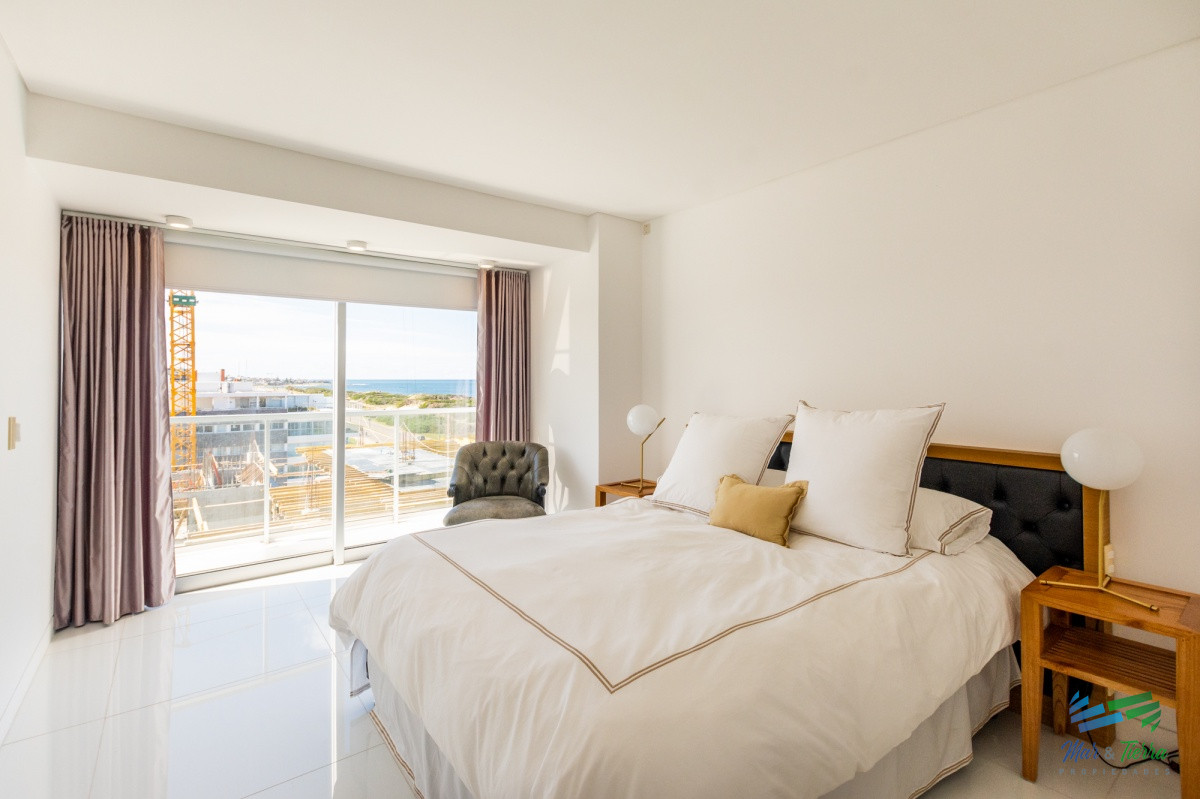 Apartamento ID.5128 - Penthouse duplex 4 dormitorios Playa Brava - Punta del Este