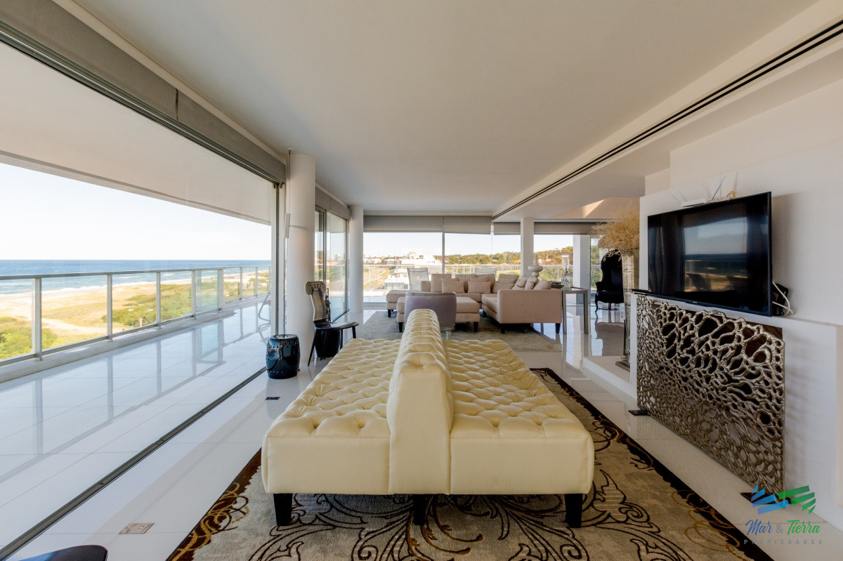 Apartamento ID.5128 - Penthouse duplex 4 dormitorios Playa Brava - Punta del Este