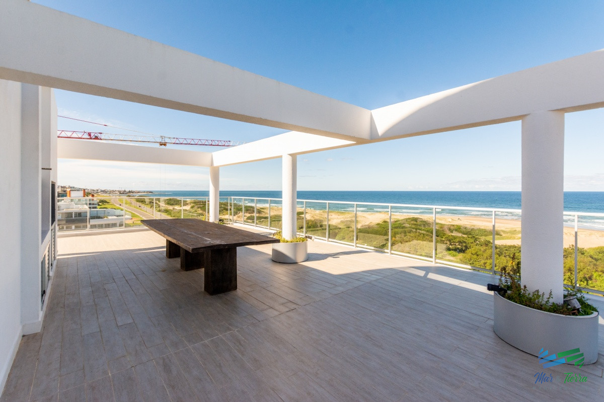 Apartamento ID.5128 - Penthouse duplex 4 dormitorios Playa Brava - Punta del Este
