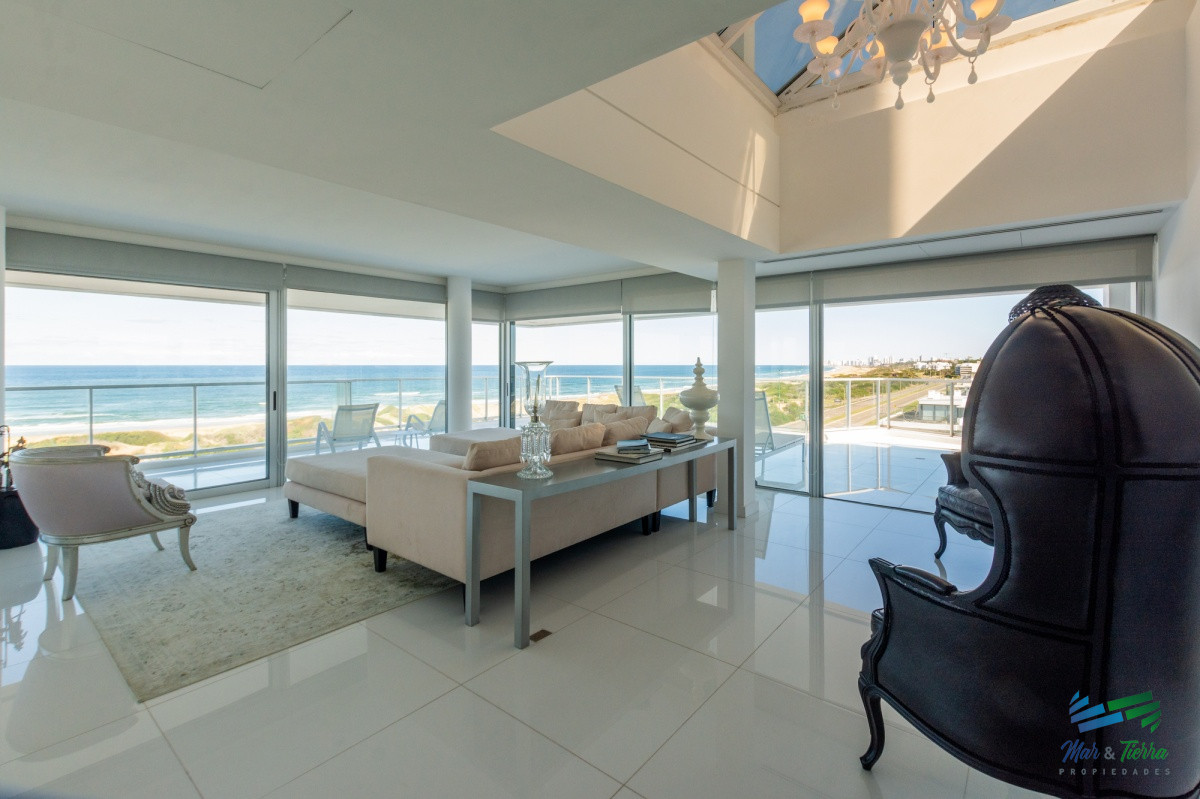 Apartamento ID.5128 - Penthouse duplex 4 dormitorios Playa Brava - Punta del Este