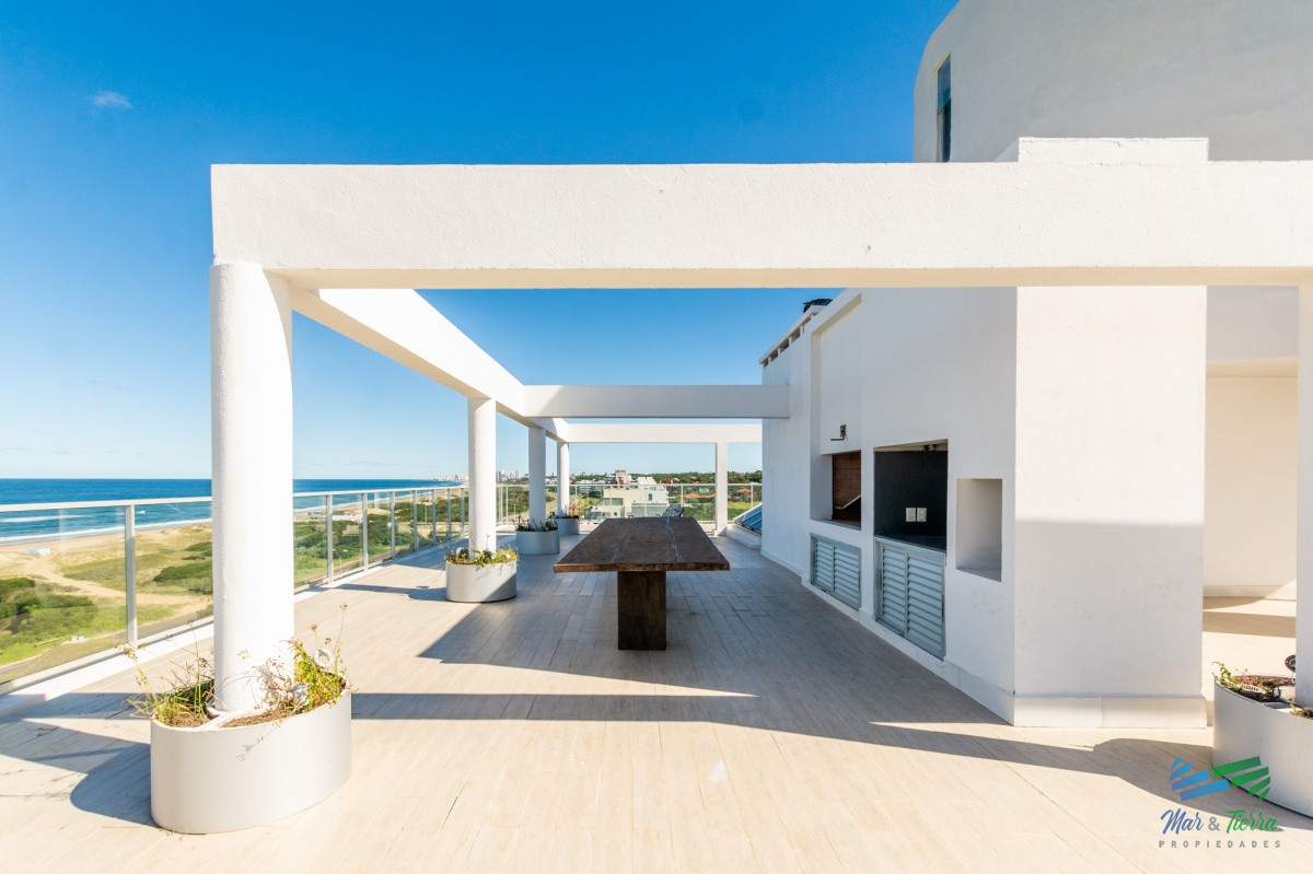 Apartamento ID.5128 - Penthouse duplex 4 dormitorios Playa Brava - Punta del Este