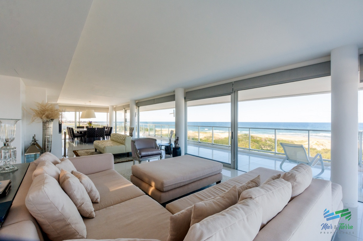 Apartamento ID.5128 - Penthouse duplex 4 dormitorios Playa Brava - Punta del Este