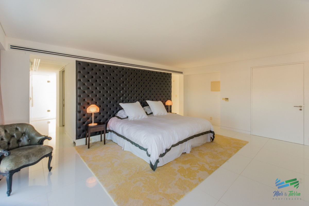 Apartamento ID.5128 - Penthouse duplex 4 dormitorios Playa Brava - Punta del Este