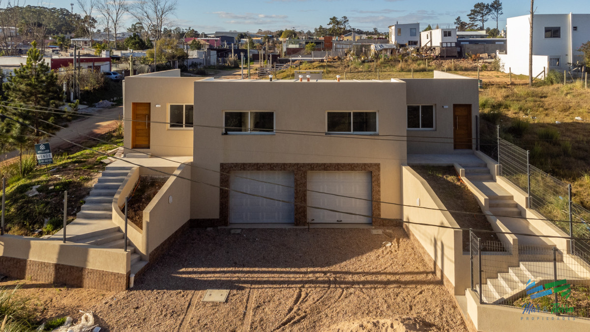Casa ID.5515 - Altos de la laguna, 2 dormitorios con garage
