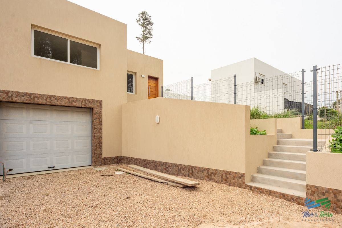 Casa ID.5515 - Altos de la laguna, 2 dormitorios con garage