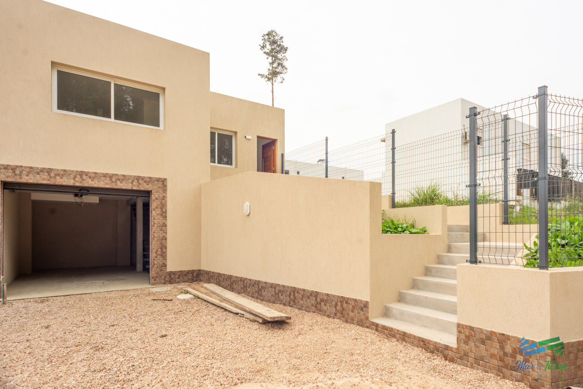 Casa ID.5515 - Altos de la laguna, 2 dormitorios con garage