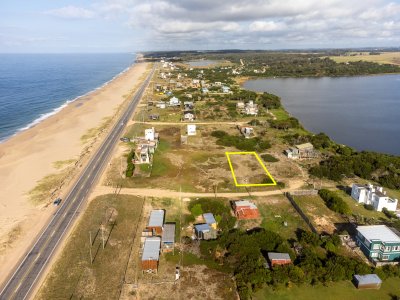 Terreno en venta en Santa Monica 750m2