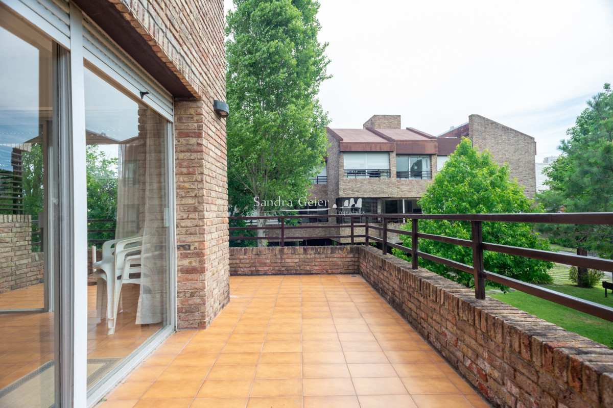 Apartamento ID.2764 - 3 dormitorios playa mansa cerca del mar