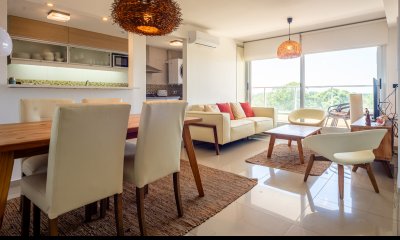 VENTA MUY BUENA ORIENTACION 2 dormitorios Roosevelt piso alto, vista despejada