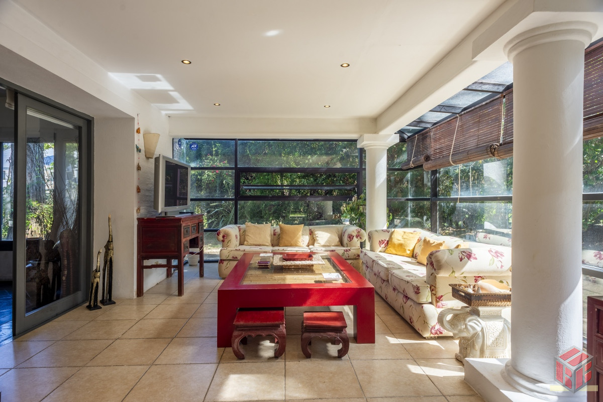 Casa ID.8780 - casa con piscina 5 dormitorios en suite, escritorio jardin amplio