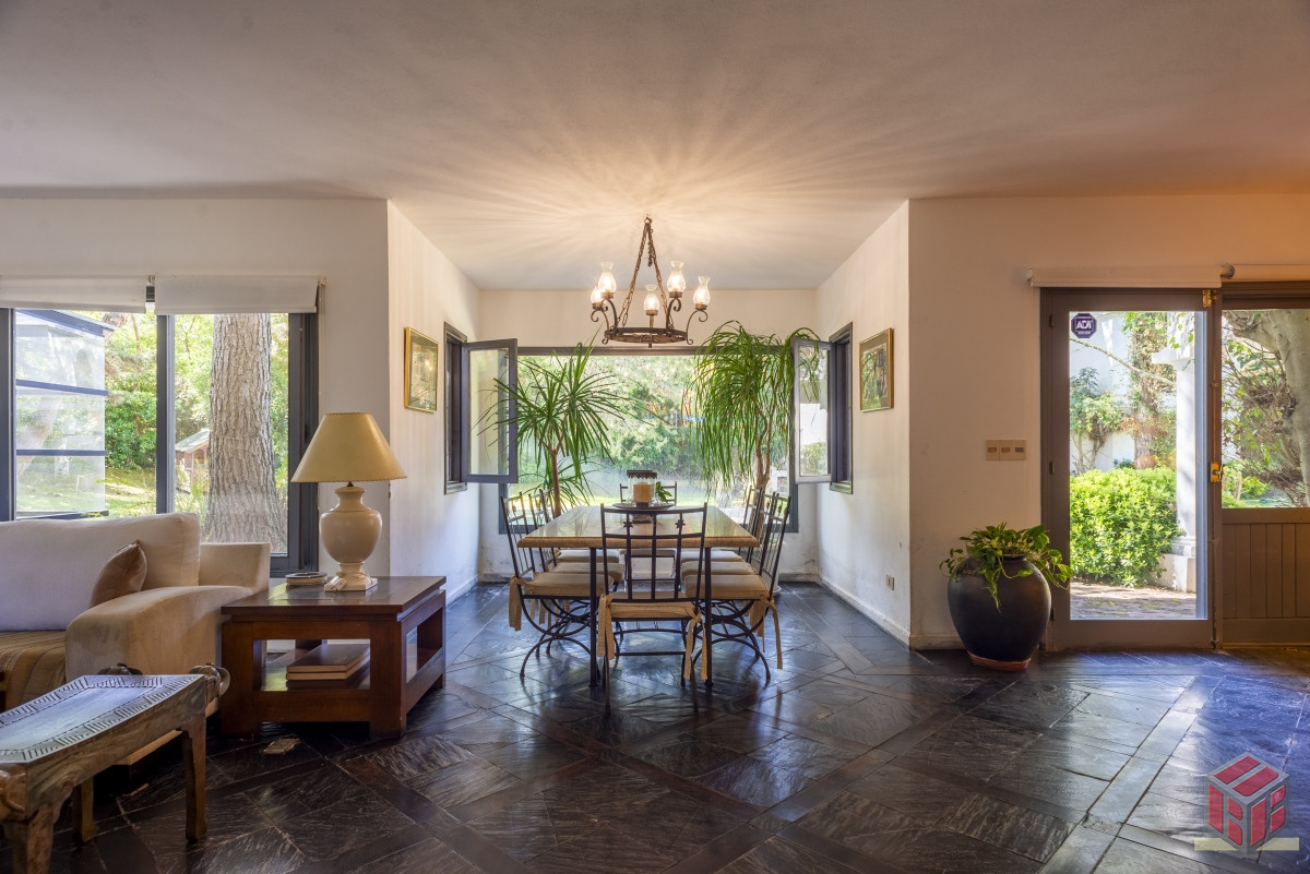 Casa ID.8780 - casa con piscina 5 dormitorios en suite, escritorio jardin amplio