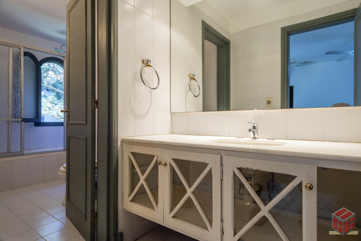Casa ID.8780 - casa con piscina 5 dormitorios en suite, escritorio jardin amplio