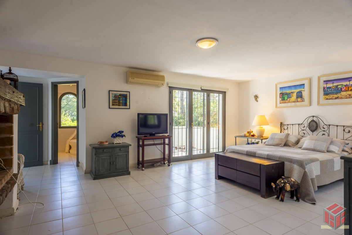 Casa ID.8780 - casa con piscina 5 dormitorios en suite, escritorio jardin amplio