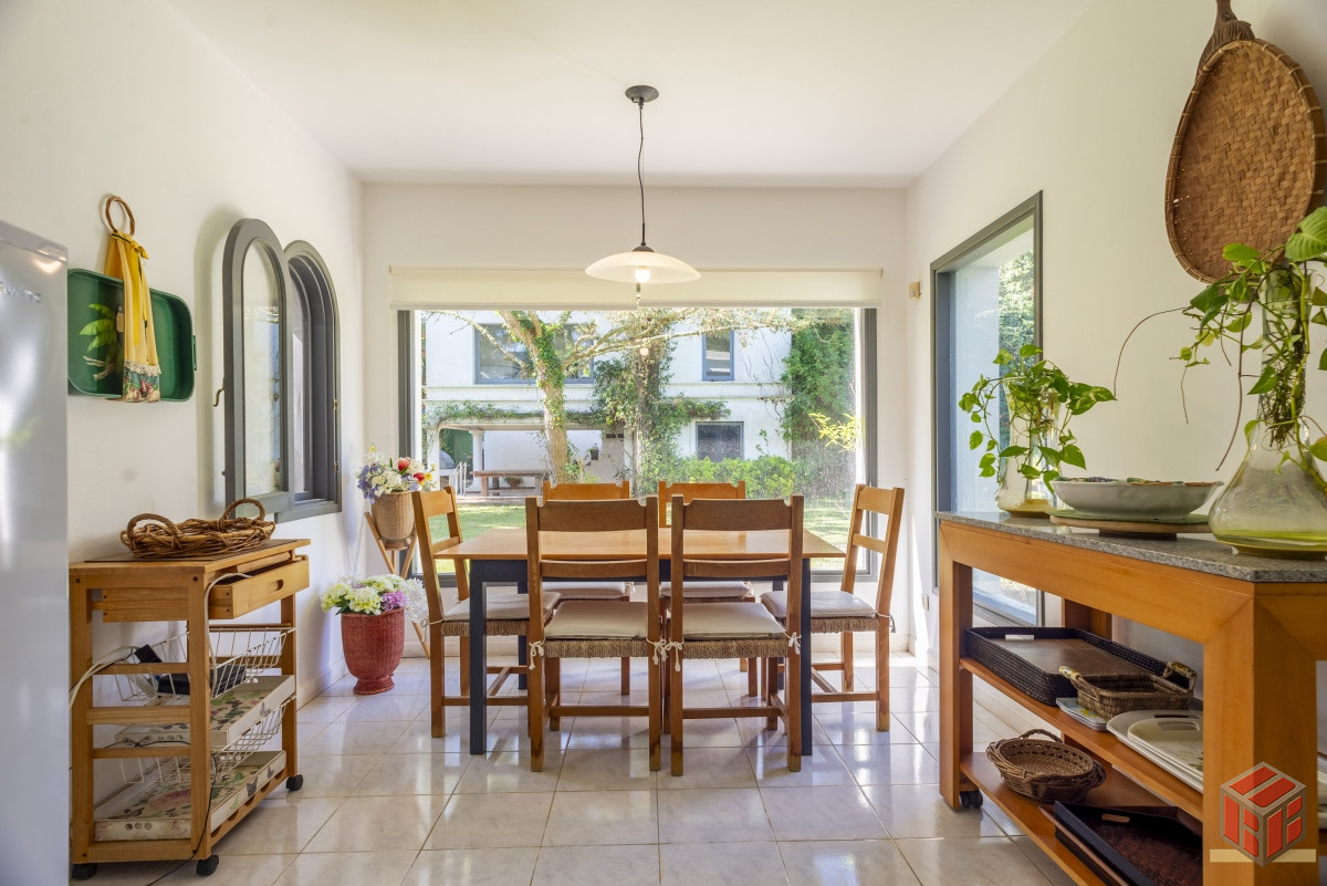 Casa ID.8780 - casa con piscina 5 dormitorios en suite, escritorio jardin amplio