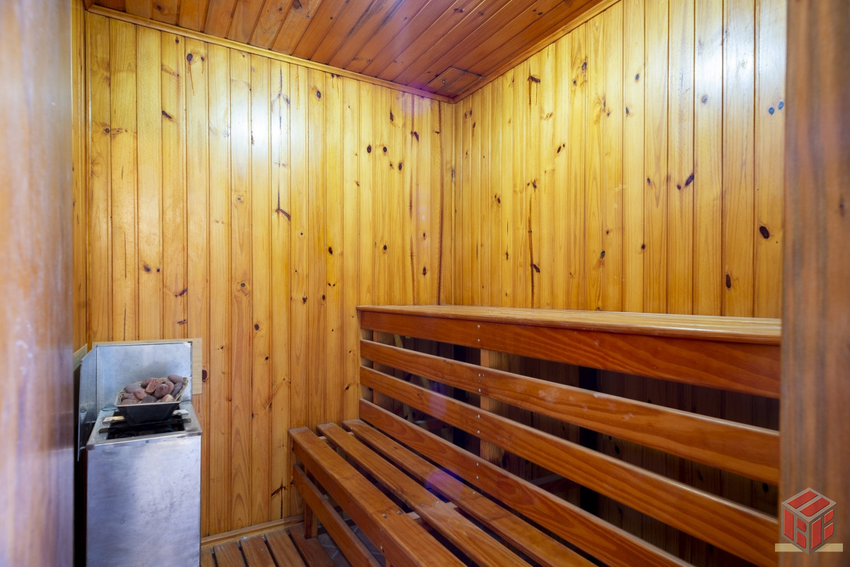 Casa ID.8780 - casa con piscina 5 dormitorios en suite, escritorio jardin amplio