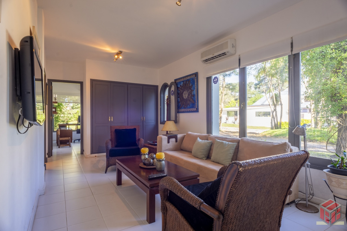 Casa ID.8780 - casa con piscina 5 dormitorios en suite, escritorio jardin amplio