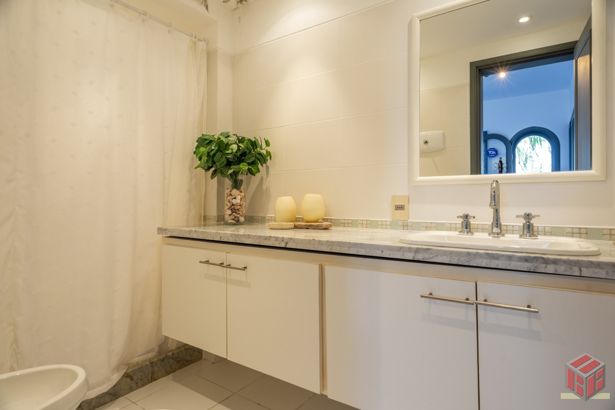 Casa ID.8780 - casa con piscina 5 dormitorios en suite, escritorio jardin amplio