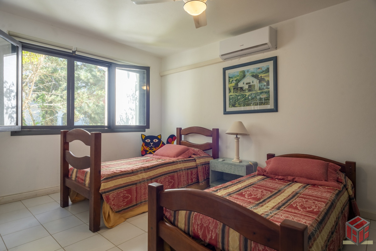 Casa ID.8780 - casa con piscina 5 dormitorios en suite, escritorio jardin amplio