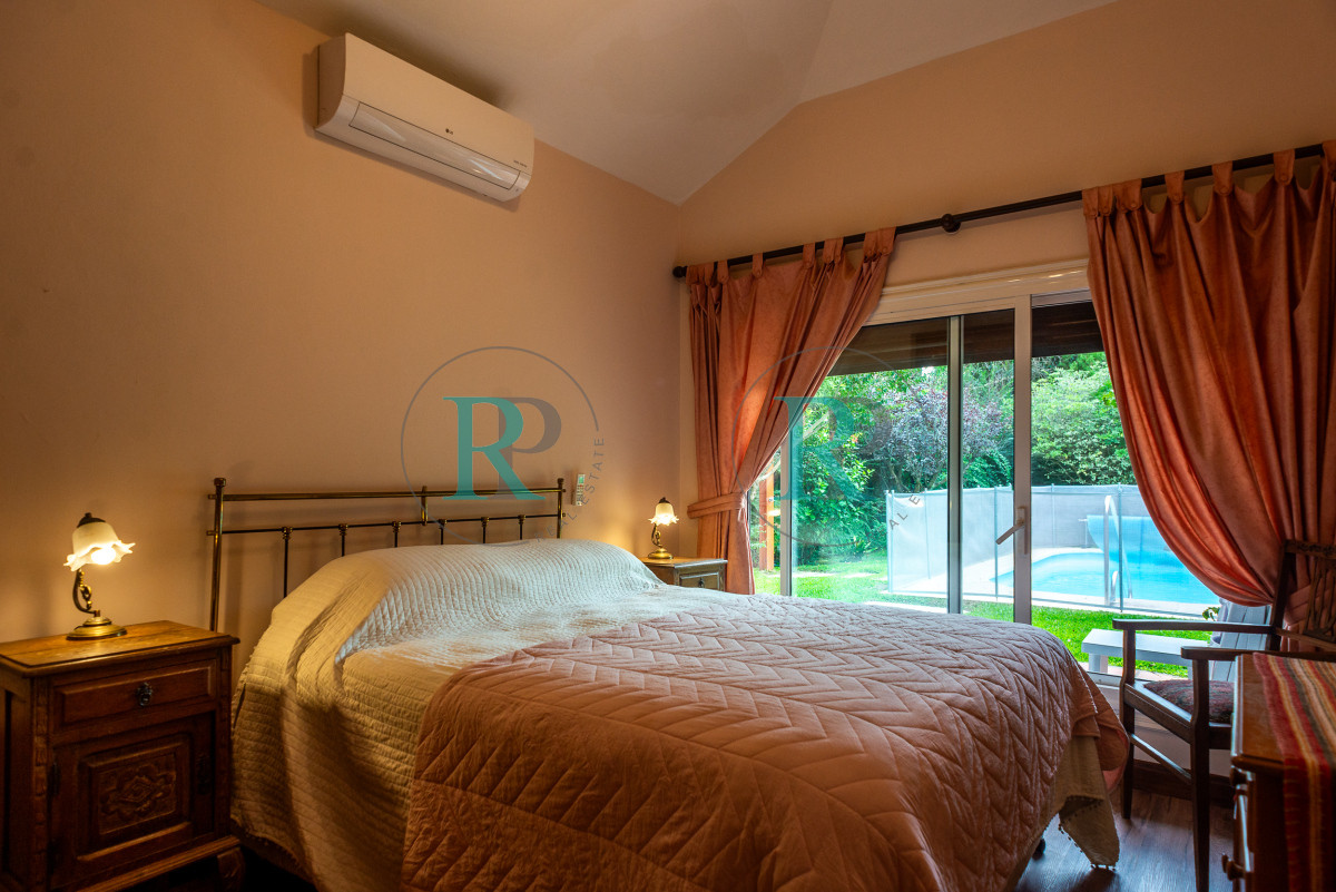 Casa ID.2389 - 3 dormitorios con piscina, Cantegril, Punta del Este
