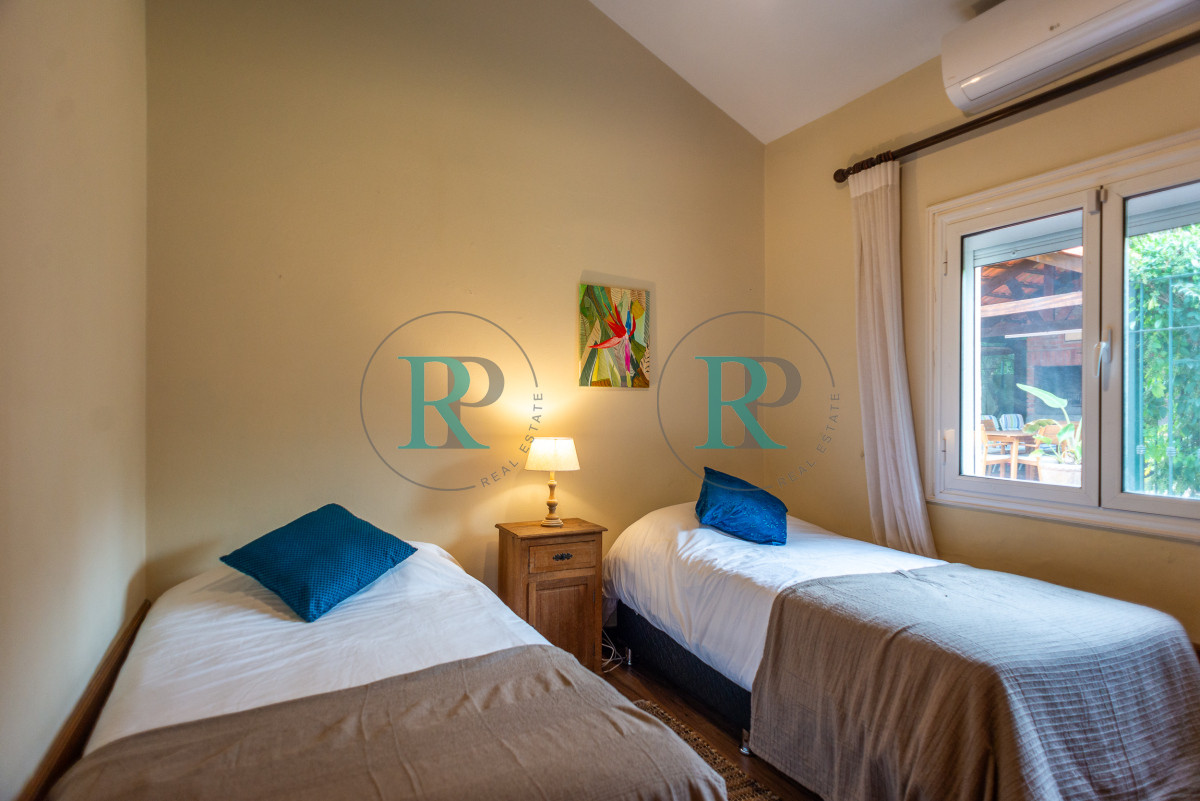 Casa ID.2389 - 3 dormitorios con piscina, Cantegril, Punta del Este