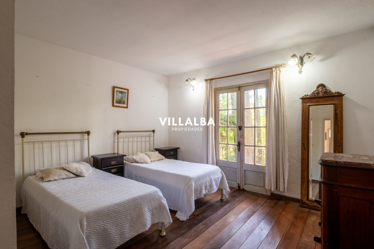 Apartamento ID.4247 - Casa de estilo en Pinares, 4 habitaciones y 3 baños