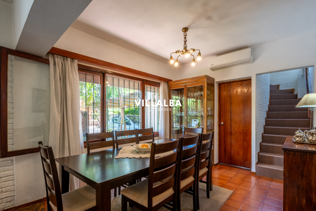 Apartamento ID.4210 - Venta casa 5 dormitorios, piscina y garage