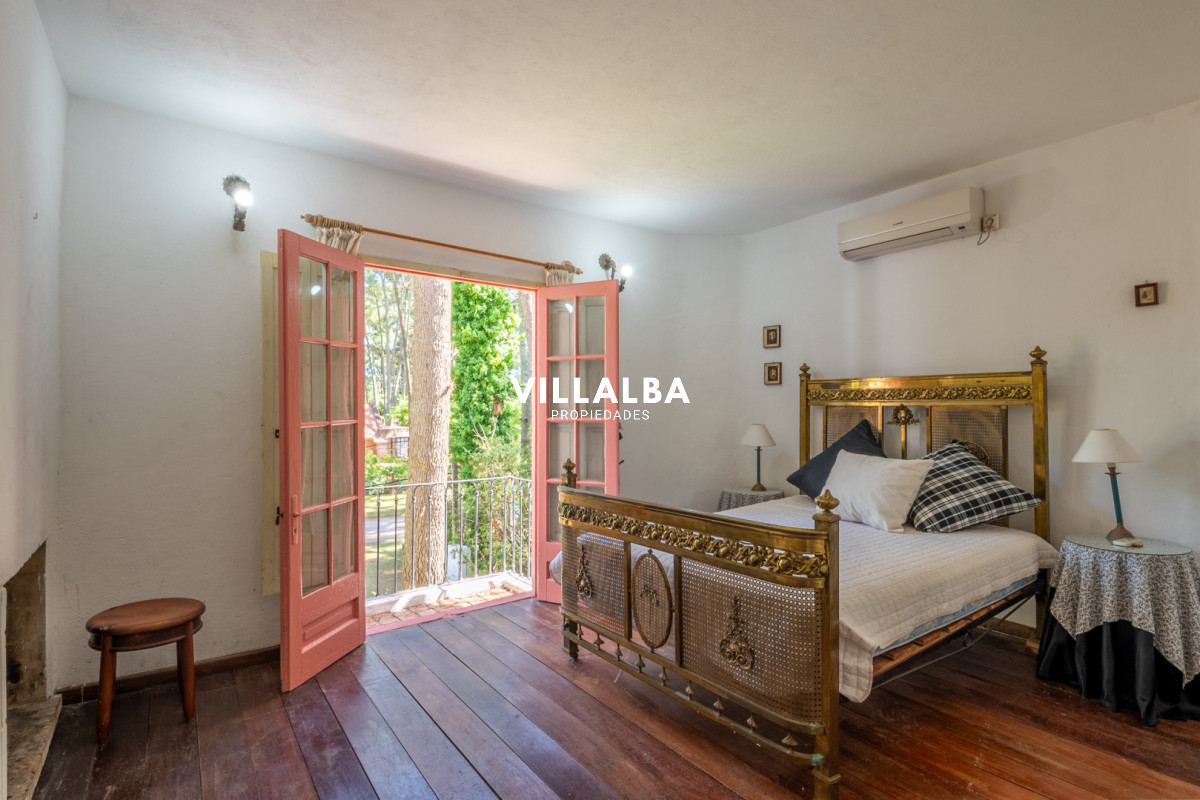 Apartamento ID.4247 - Casa de estilo en Pinares, 4 habitaciones y 3 baños