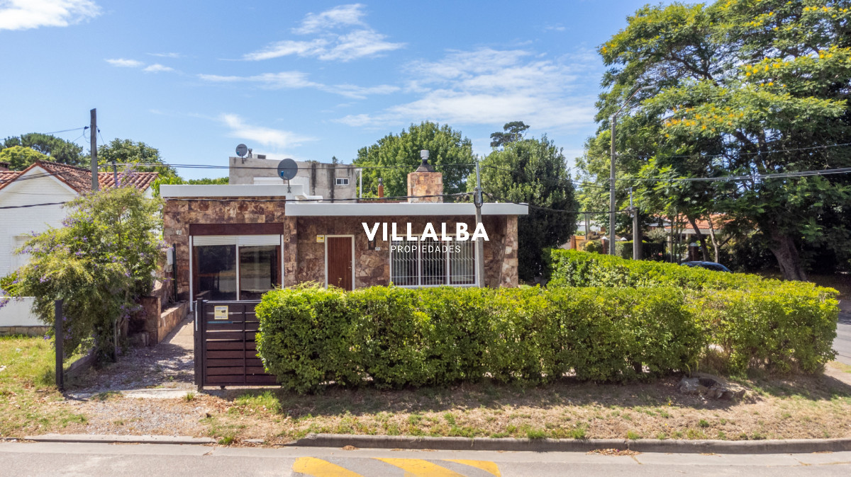 Casa ID.3932 - Casa en Pinares 2 dormitorios, solida construccion