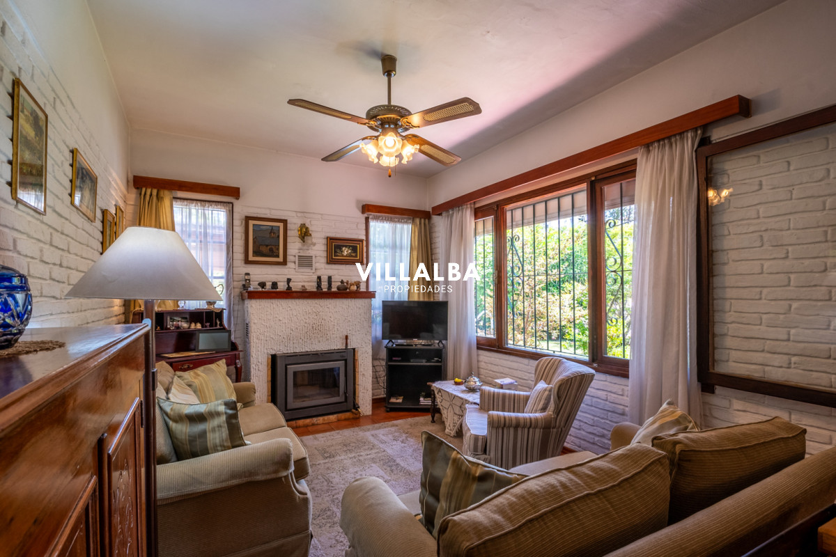 Apartamento ID.4210 - Venta casa 5 dormitorios, piscina y garage